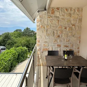 Marija , Njivice Kroatien
