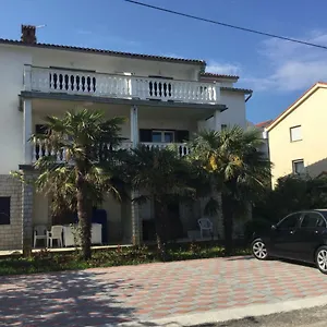 Arnie , Njivice Kroatien